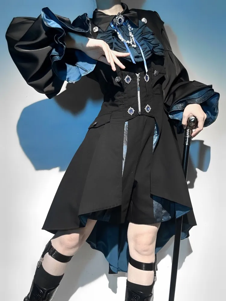 

Elegant and fashionable coat dress shorts suit
