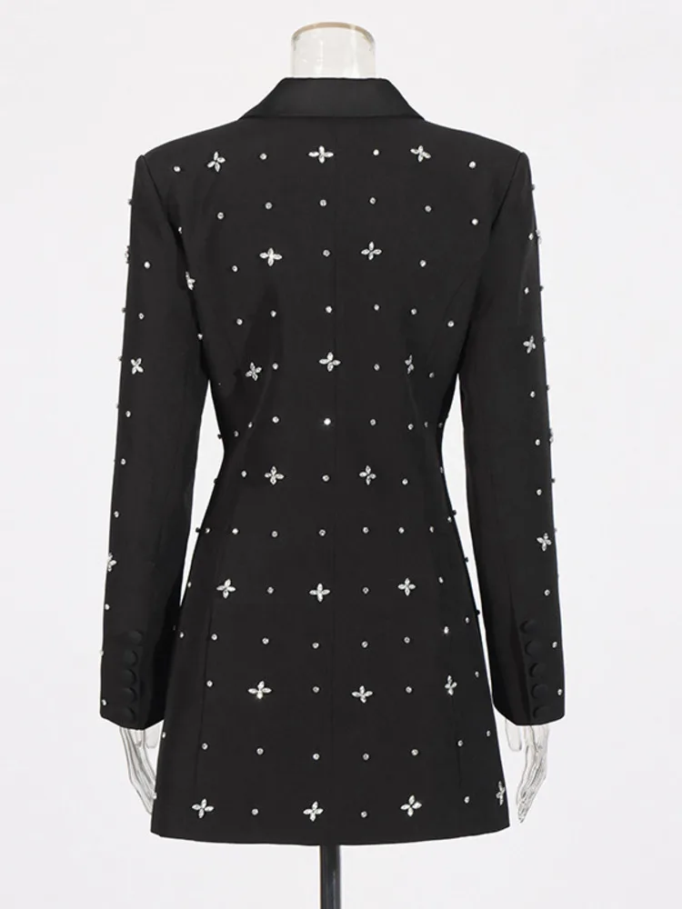 سترة ZMEENNA 2025 سوداء مزدوجة الصدر مع لهجات الأزهار من حجر الراين سترة عصرية للنساء موضة فاخرة مثالية ZM622