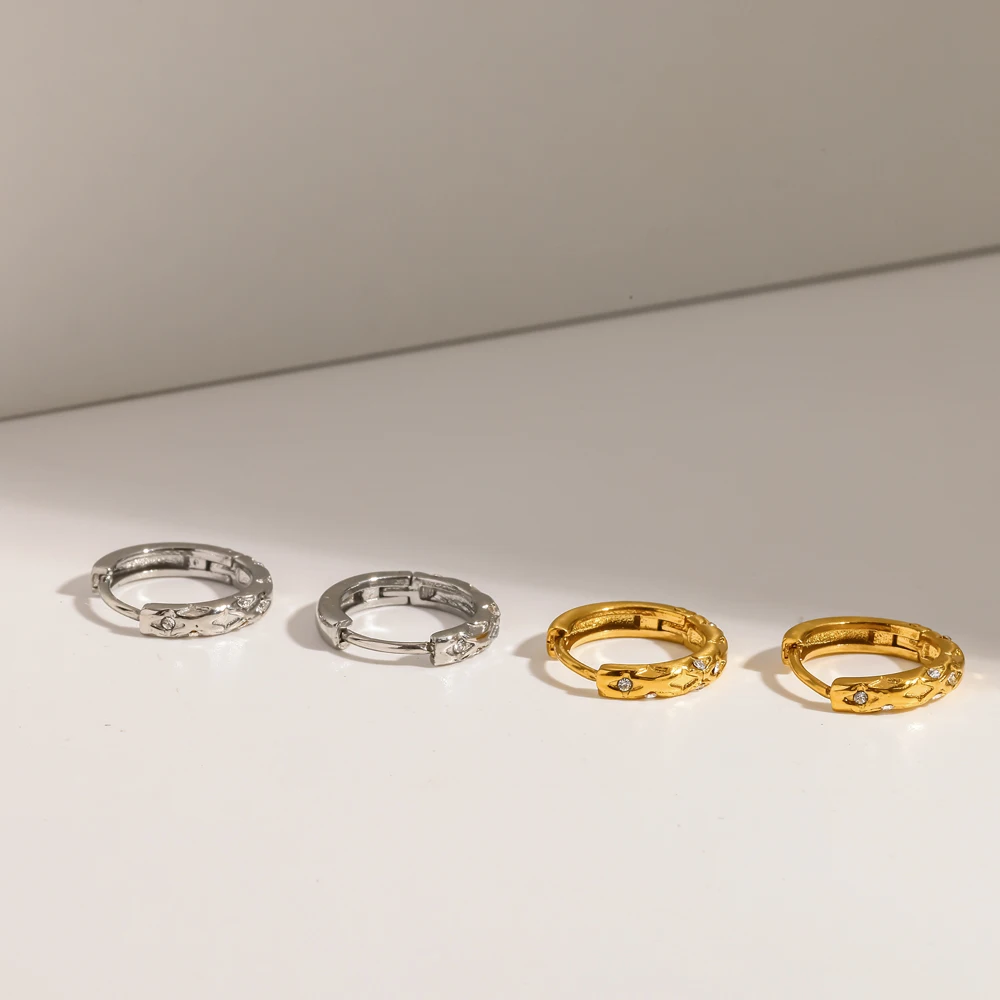 Exquisite Damen-Ohrringe aus Edelstahl mit Zirkonia-Sternen, runde Creolen, minimalistisches, niedliches Schmuckaccessoire – Detail 3