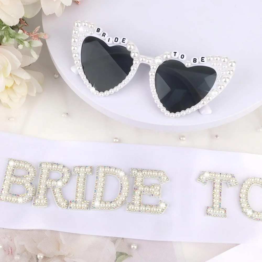 Braut-Sonnenbrille mit Herz-Motiv und Braut-Schärpe-Set, Liebliche Geschenke für die zukünftige Braut, Gastgeschenke für Junggesellinnenabschied und Brautparty-Dekoration – Detail 1