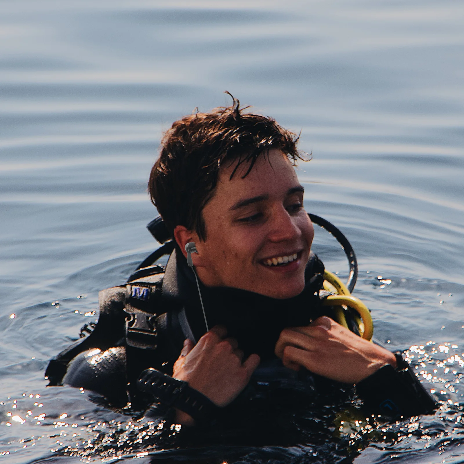 

2 Pcs Waterproof Headphones Earphone for Swimming Earplugs Diving Bathing Swimmers Plastic Earphones Underwater