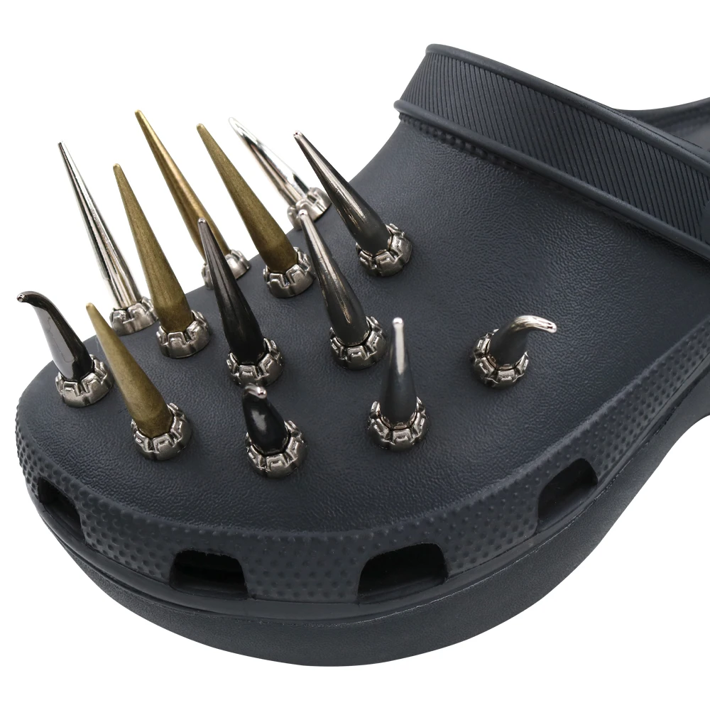 

1pcs Shoes Decorations Pines Shoe Charms Metal Silvery Detachable Sandals Accessories Rivet Punk Style Lapel pins Pins W-51