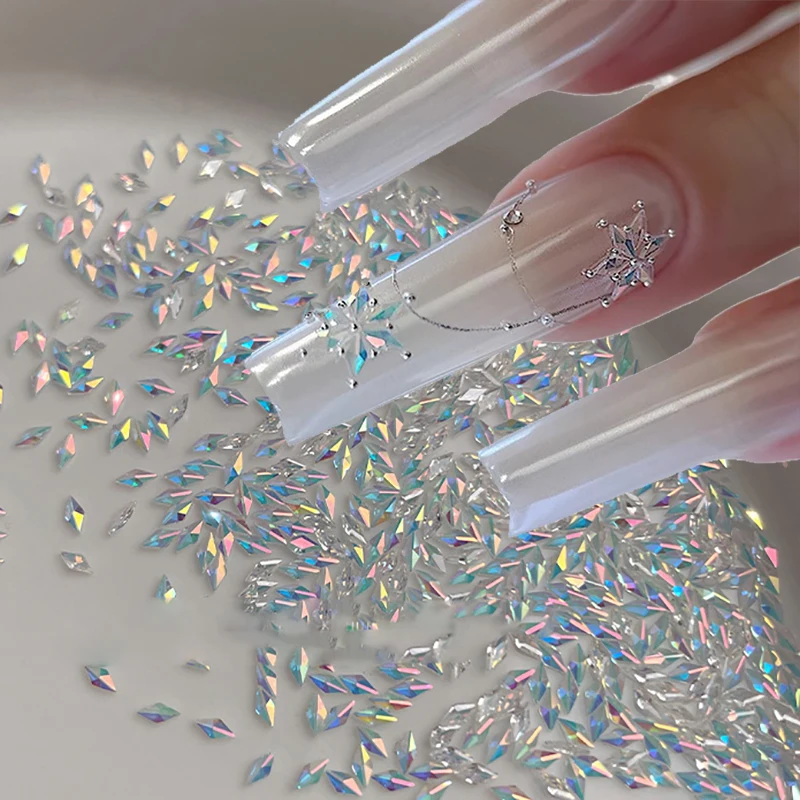 

100Pcs Mini Aurora Rhombus Nail Art Rhinestones Sparkling Rhombus Nail Zircon Flat-Back Dazzling Snowflake 1.5*3mm Nail Crystal