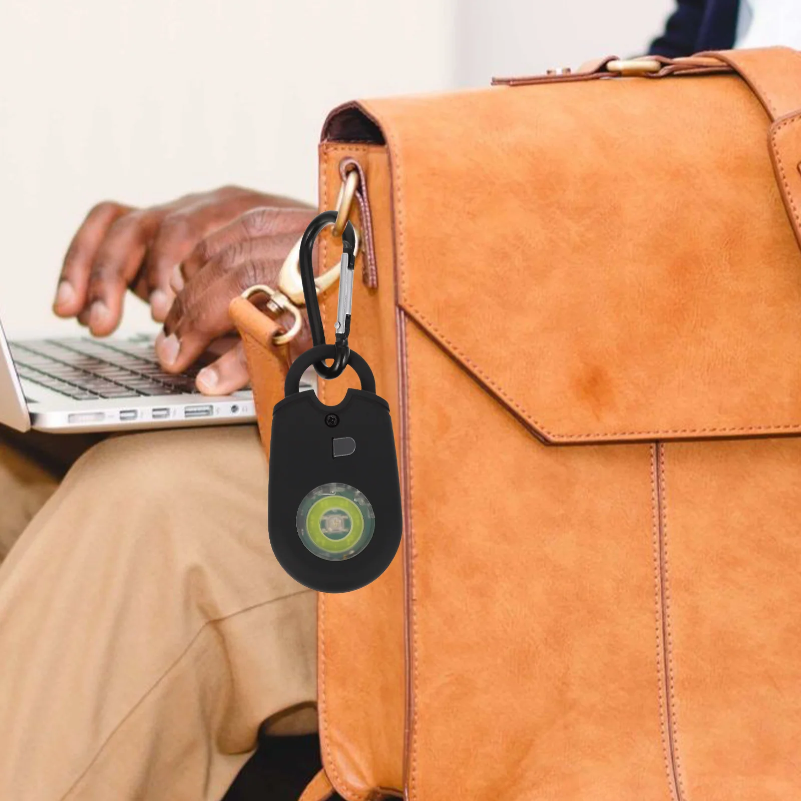 إنذار أمان شخصي أسود 125 ديسيبل إنذار طوارئ عالي الصوت مصباح ليد للجري الليلي الكلب المشي لمسافات طويلة السفر التخييم #1