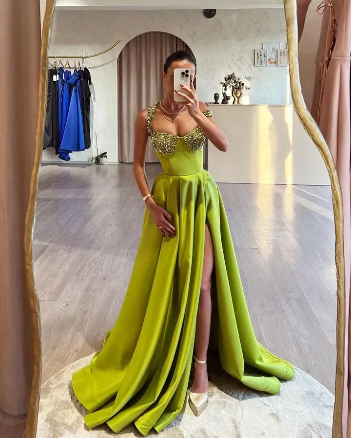 Sexy Green A Line Prom Dresses Long for Women Halter Neck paillettes lunghezza del pavimento High Side Split Birthday Pageant Celebrity Dress