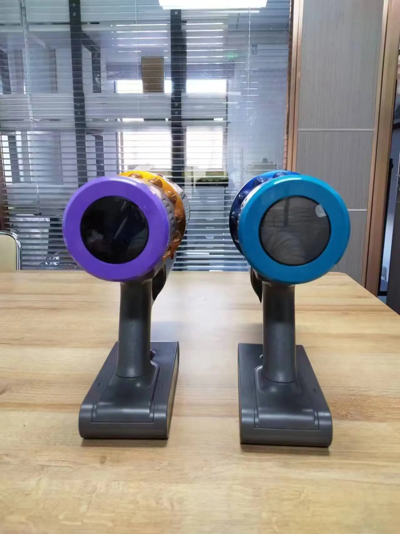 V15 V15GM Factory Directly Wholesale Multi-Gear Fast Charging Long Lasting Vacuum Cleaner