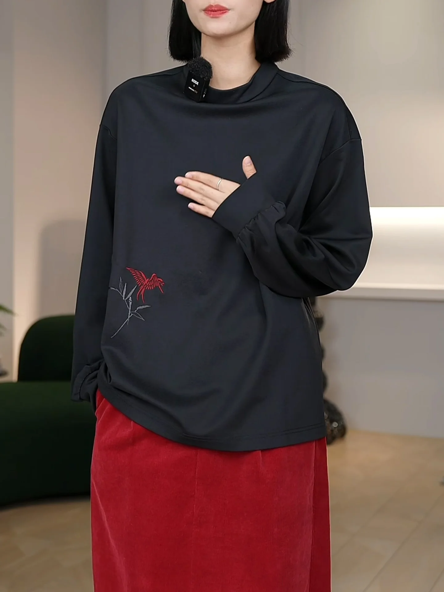 

Casual Large Size round Ne Long Sve Embroidered Top Women's plus Size Base irt Inner Wear Slimming Versatile High-End ...