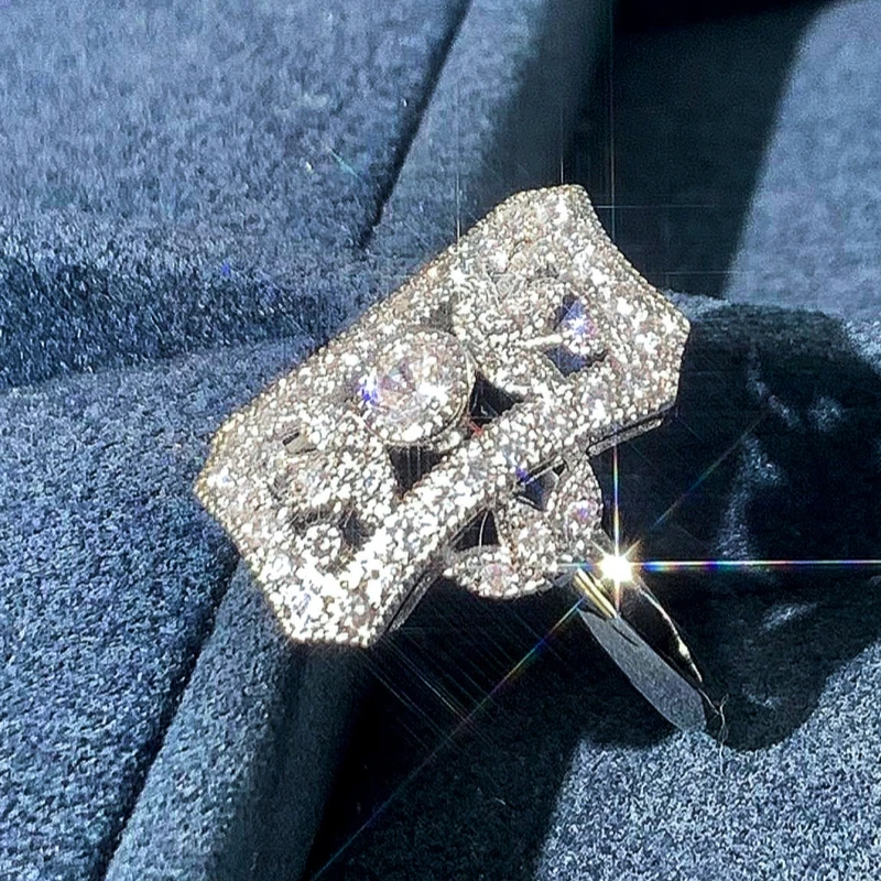 Huitan Geometrisch geformte Zirkonia-Ringe für Frauen, moderne Mode, Ehering-Zubehör, silberfarben, Party-Schmuck