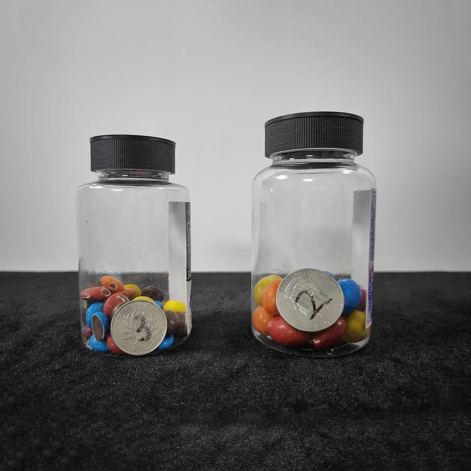 Signed Coin in Bottle by 3D Magic Tricks Coin Through Bottle Coin Transportation Penetration Magia Close up Illusions Props