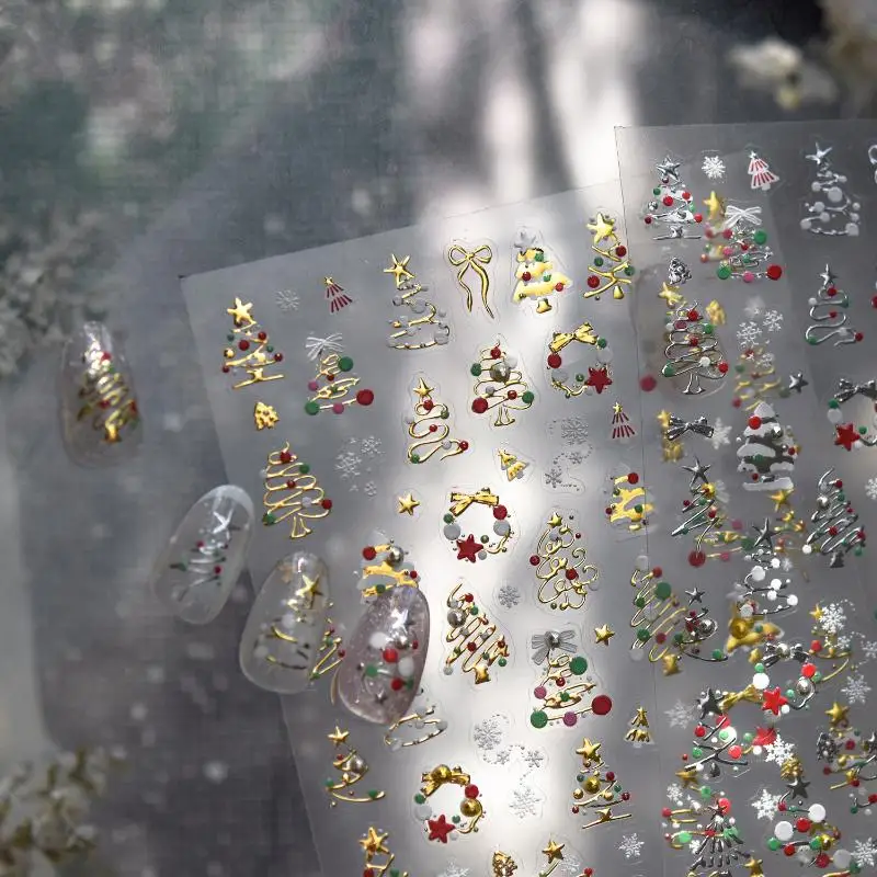 3D-Weihnachts-Nagelkunst-Aufkleber mit glänzenden goldenen Weihnachtsbaum- und Schneeflocken-Designs, perfekt für DIY-Maniküre und festliche Nageldekorationen. – Detail 6