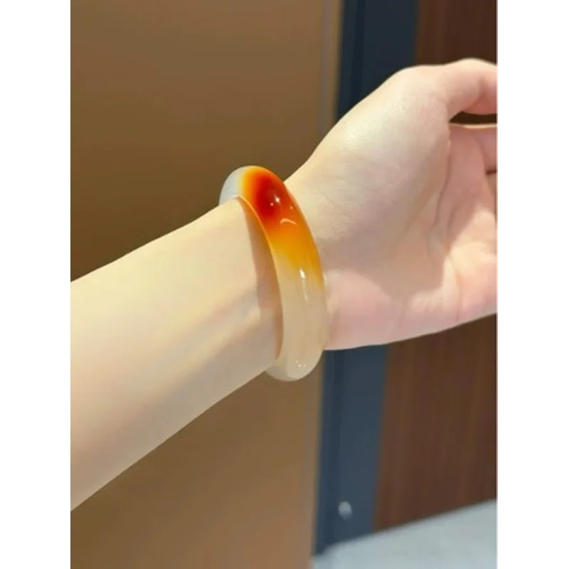 -quality , high-transparency gradient color chalcedony for women, genuine red agate bracelet