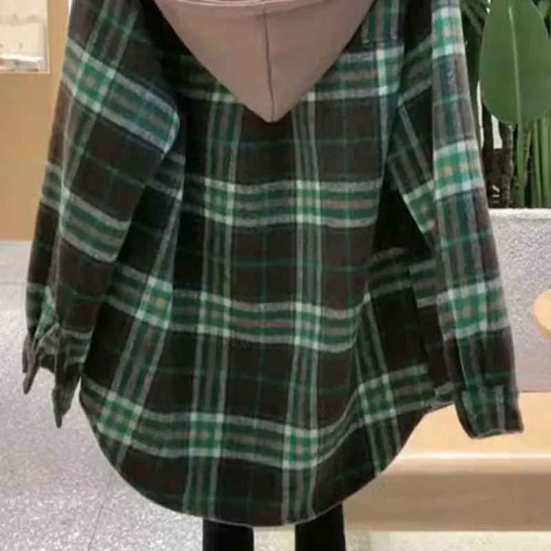 Camisa feminina topo de veludo grosso lixar com capuz camisa xadrez 2026 nova primavera outono inverno meados de comprimento solto versátil camisa jaqueta
