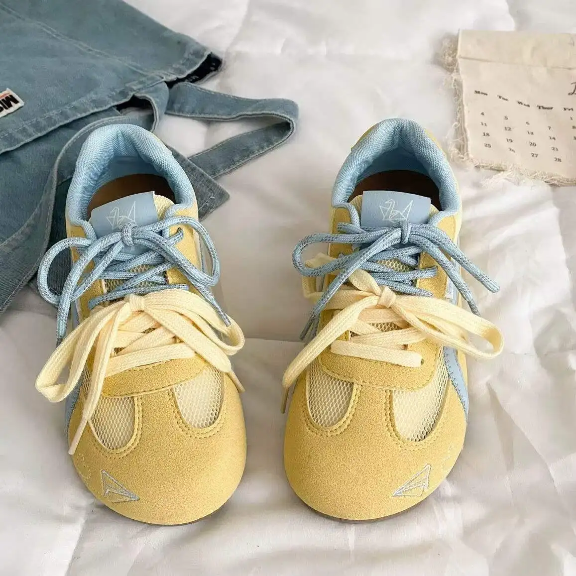 

Новинка 2025, женская универсальная обувь для спорта и отдыха в стиле ретро, обувь Apple, дышащая и легкая обувь Forrest Gump