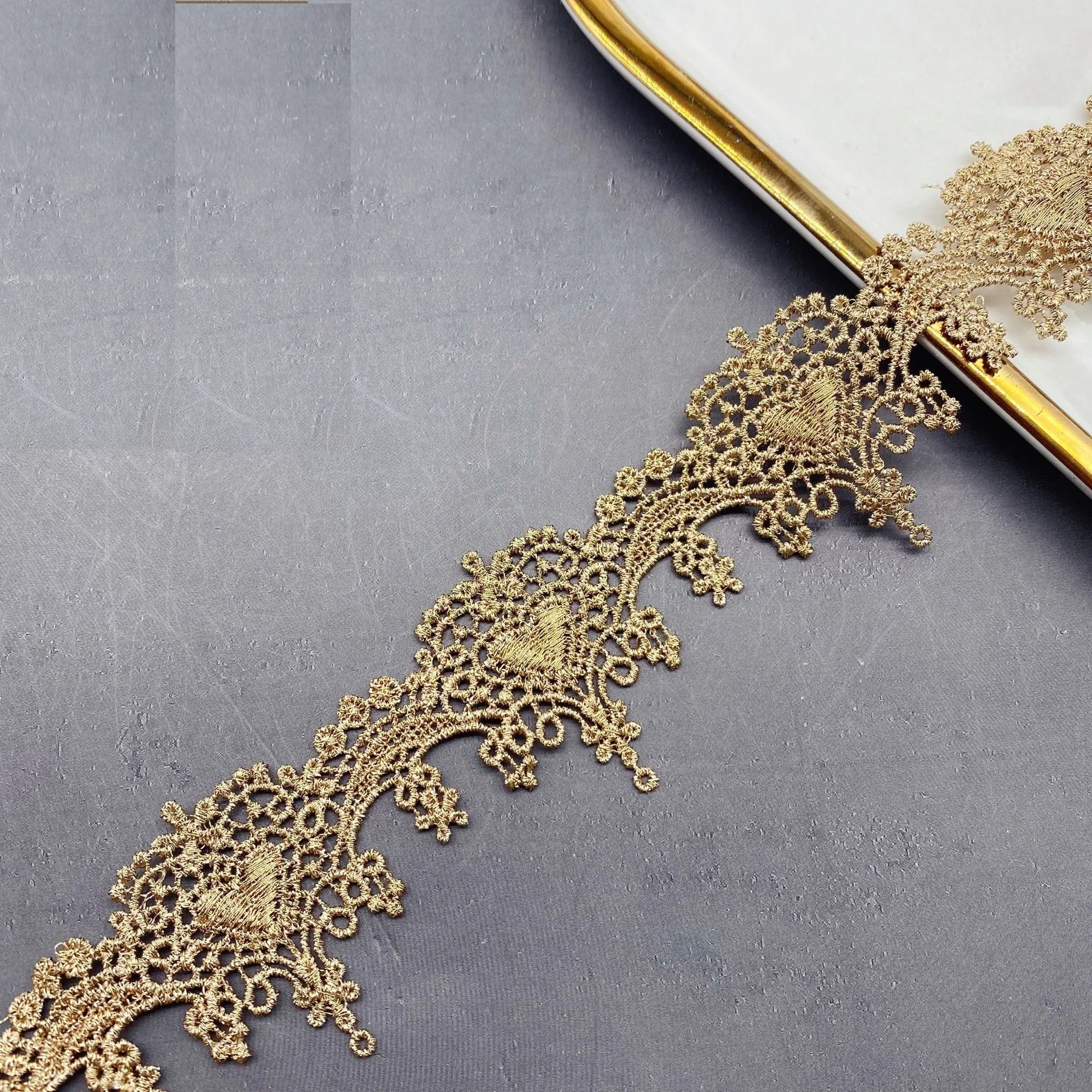 

3-ярдовая золотая кружевная вышивка, аксессуары для одежды, штрих-код в форме сердца, кружевная вышивка с золотой нитью персикового цвета, водорастворимая