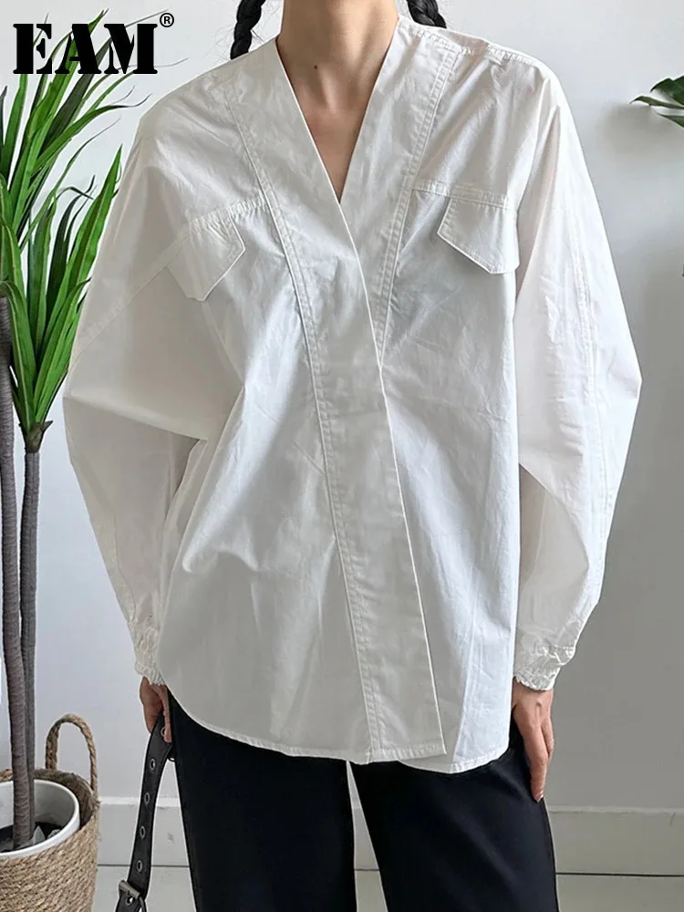 [EAM] Women White Spliced Big Size Elegant Blouse New V-neck Long Batwing Sleeve Shirt Fashion Tide Spring Autumn 2024 1DH6891