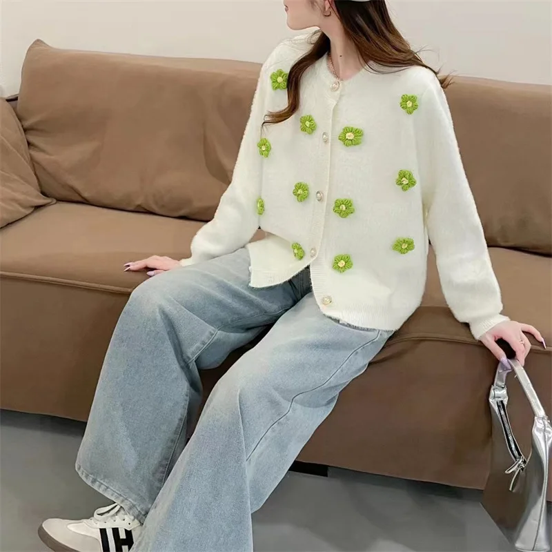 

Autumn and Winter Three-dimensional Flower Sweater Women's New Sweet and Gentle Style Pearl Button Knit Cardigan