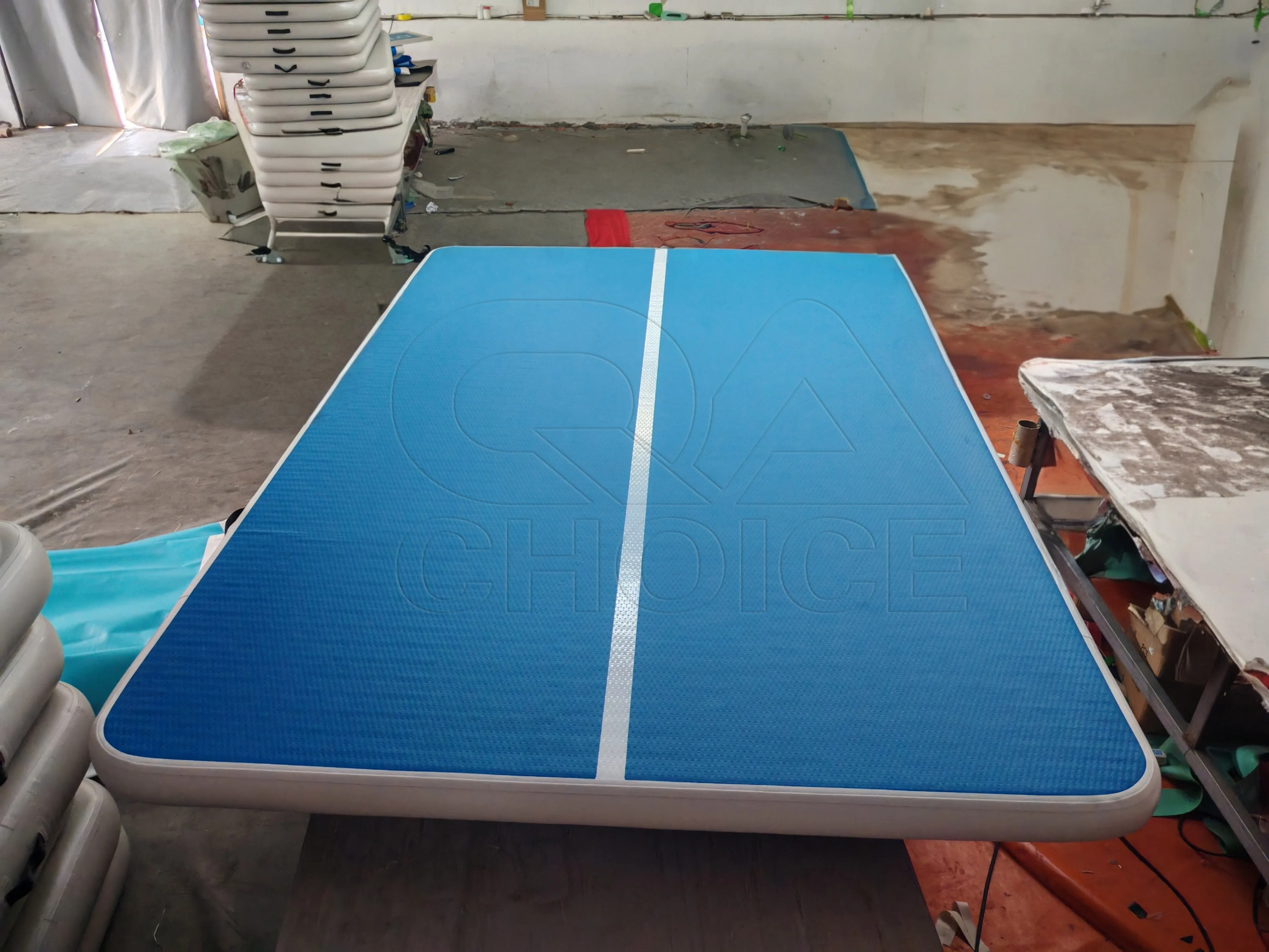 Inflatable Waterproof Gymnastics Air Track Tumbling Mat with Electric Air Pump, Portable Training Pad for Home Gym for Home Gym