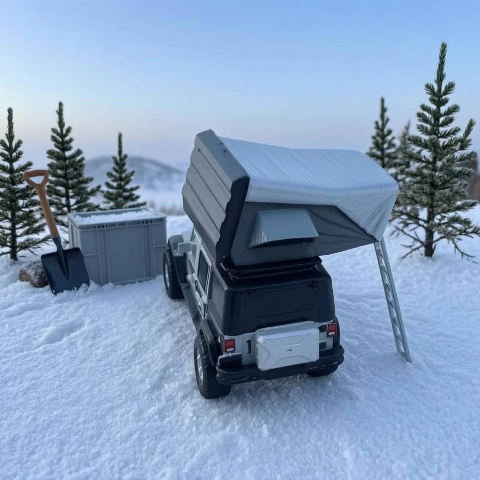 

Rooftop Tent Model with Ladder Folded Tent Single Unit Car Scene Accessory Slanted Cover Display Piece Ribbed for Rugged-Highway