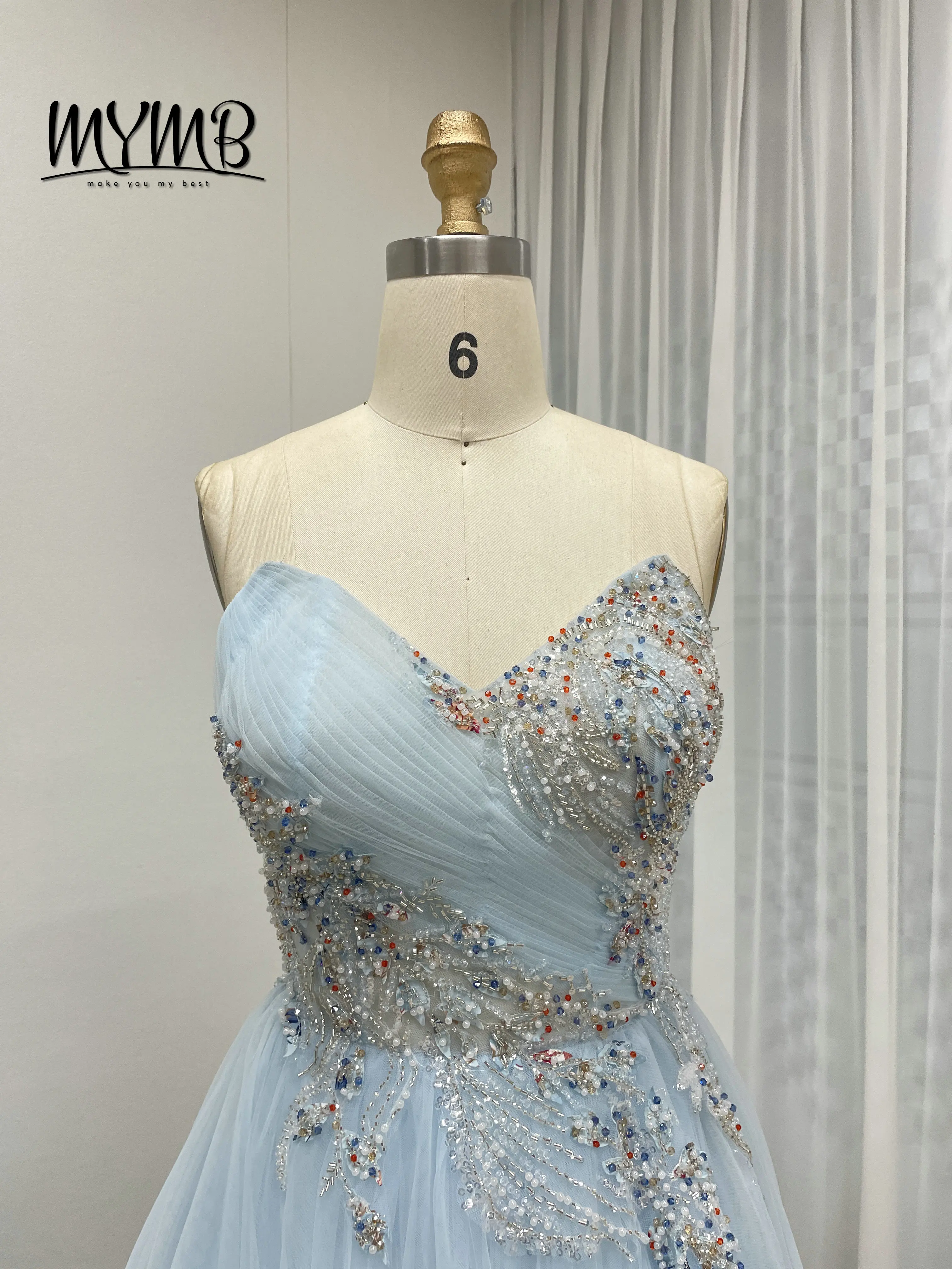Mymb luxo querida pescoço sexy sem mangas tule uma linha vestido com deslumbrante contas coloridas adequado para baile de formatura vestido longo mb40311