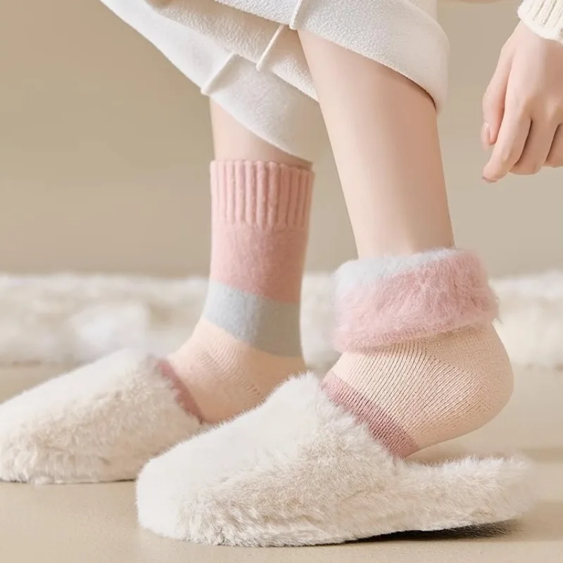 5足組 レディース ミッドカーフ ウール裏地 厚手ソックス 女の子 秋 冬 暖かい カラーブロック カシミヤソックス 女性用 サーマルソックスセット