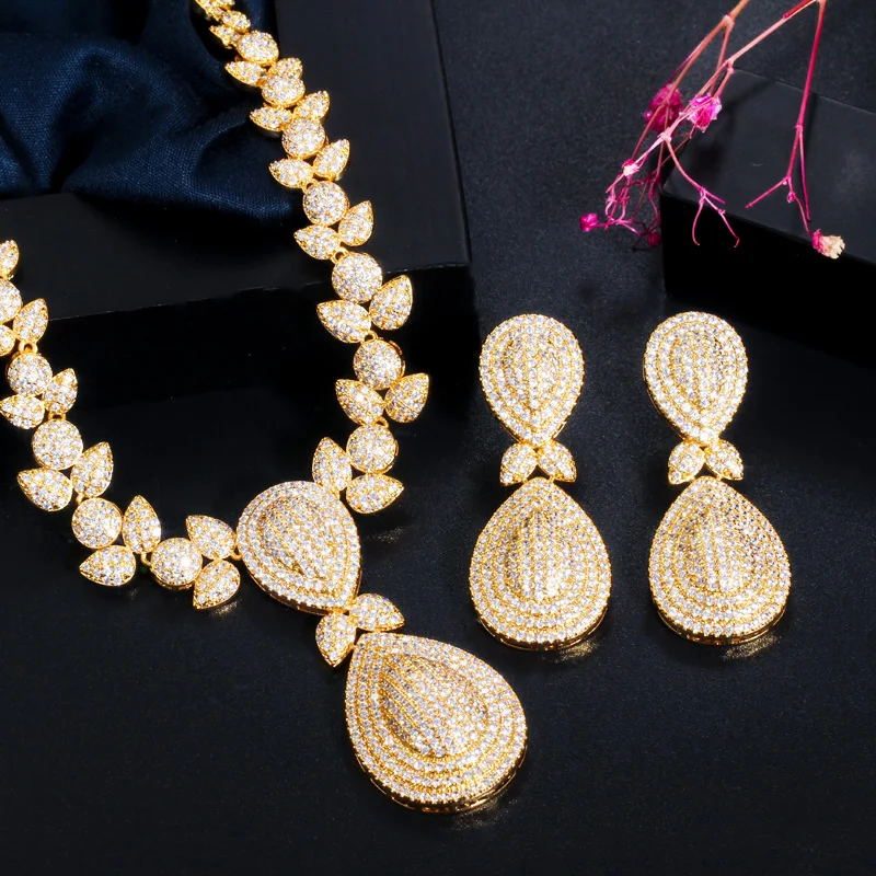 

CWWZircons Elegant Full Cubic Zirconia Women Party Wedding Leaf Necklace and Earrings Dubai Gold Plated Bridal Jewelry Sets T157