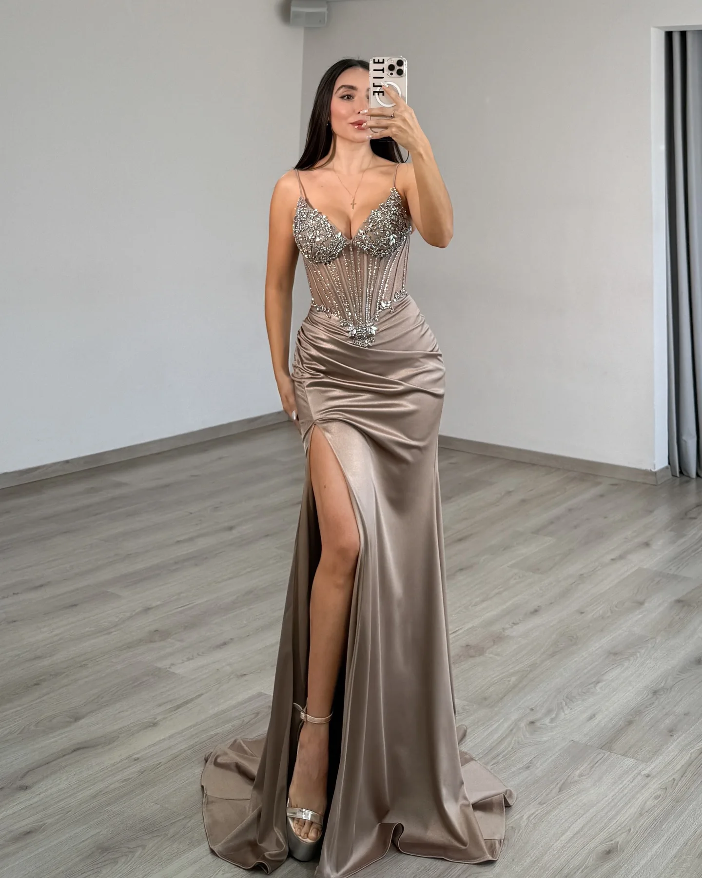 

Очаровательное вечернее платье с корсетом и стразами цвета шампанского, женское облегающее вечернее платье без рукавов на тонких бретельках из бисера