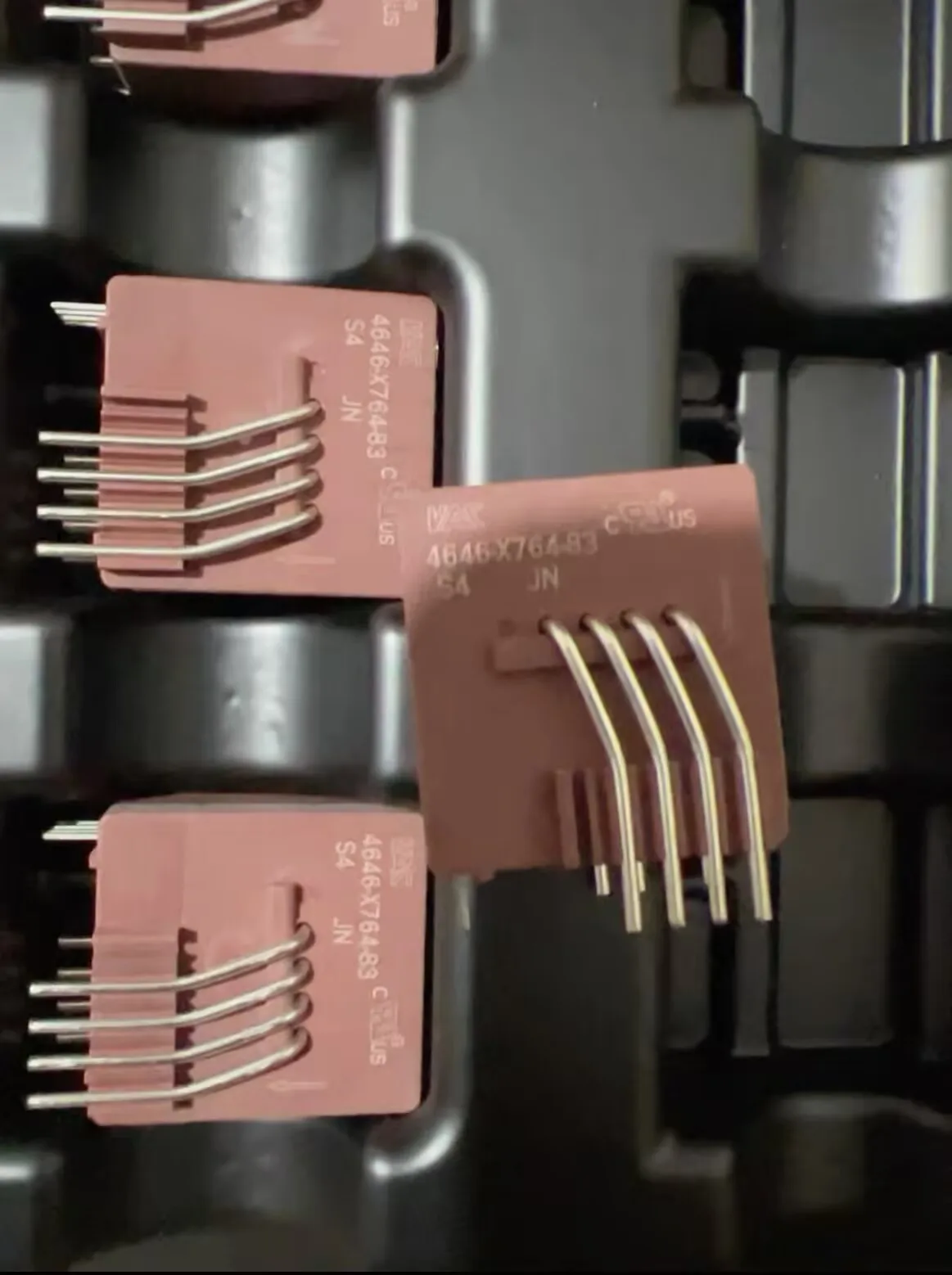 1PCS VAC current sensor 4646X764 4646-X764 T60404N4646X76483 The inverter drive transformer