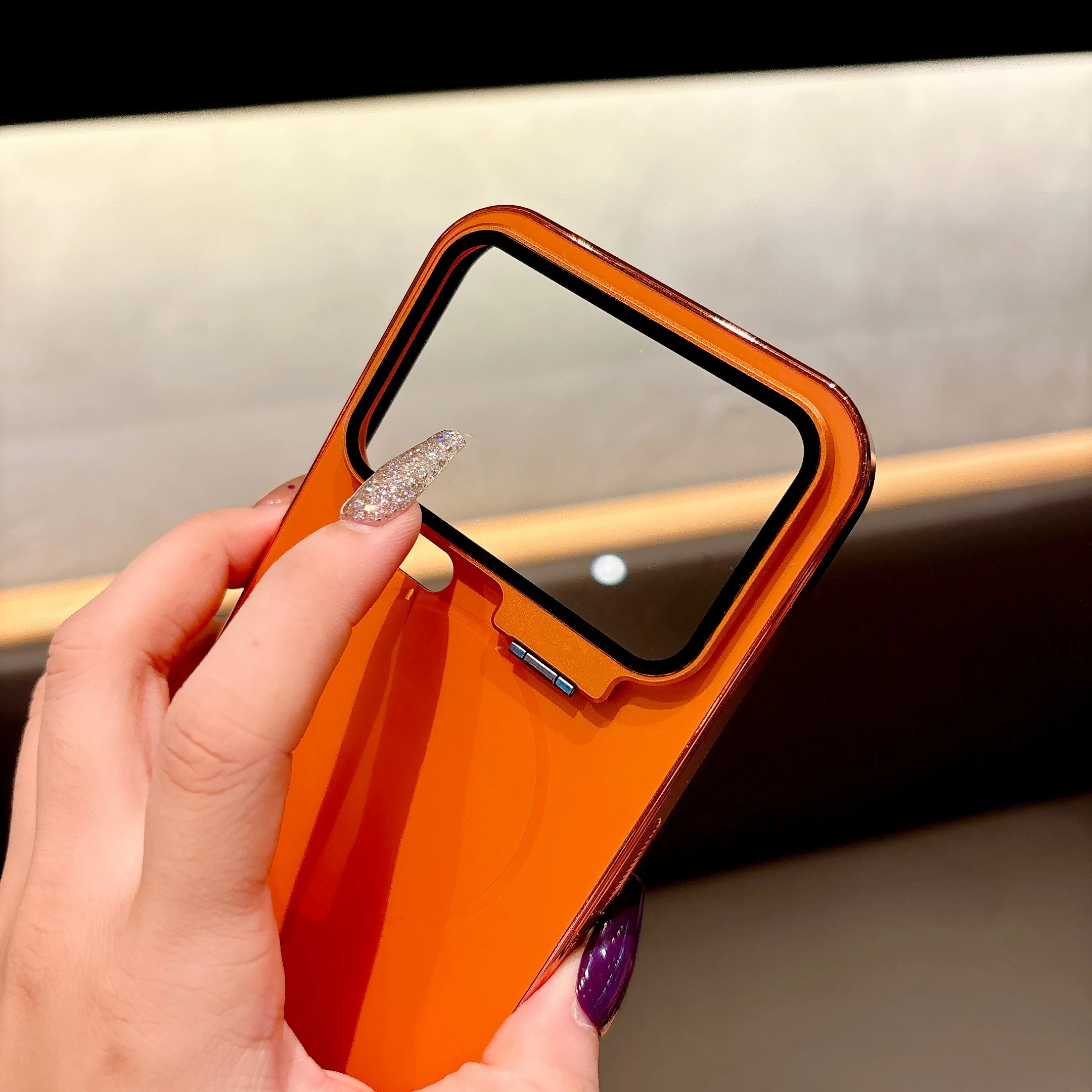 Bezprzewodowe ładowanie Magnetyczne etui na telefon z wbudowaną szklaną ochroną aparatu dla Xiaomi 17 Pro Max, cienka obudowa z podpórką na obiektyw — zdjęcie produktu 4