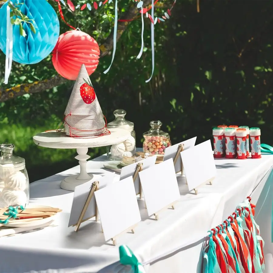 Stück Mini-Leinwand- und Staffeleien-Set zum Malen, 20,3 x 25,4 cm große Leinwandplatten mit 22,9 cm großen Holzstaffeln für Öl- und Acrylmalerei, Weihnachten