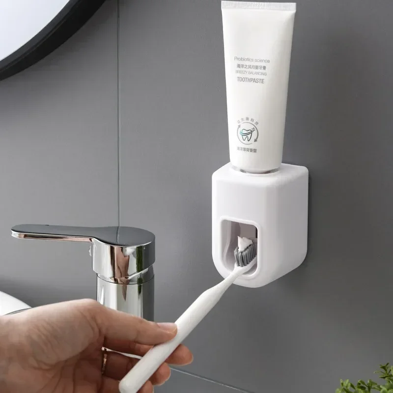 Dispenser automatico di dentifricio per montaggio a parete creativo Accessori per il bagno Portaspazzolino pigro impermeabile per spremi dentifricio