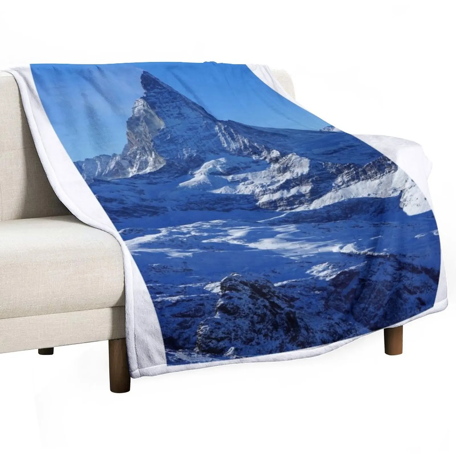 Matterhorn is 4,478 m Switzerland Throw Blanket heavy to sleep Beautifuls Blankets