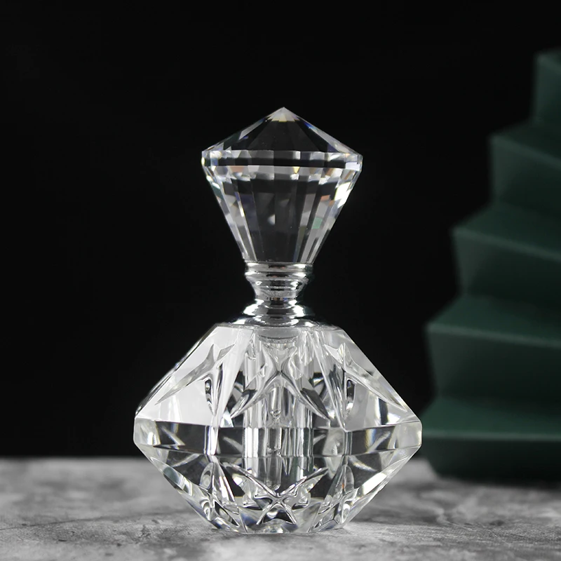 Crystal Essential Oil Bottle Faceted Diamond Empty Refillable Perfume Bottle Luxury Decorative Aroma Vial Wedding Souvenir Gift