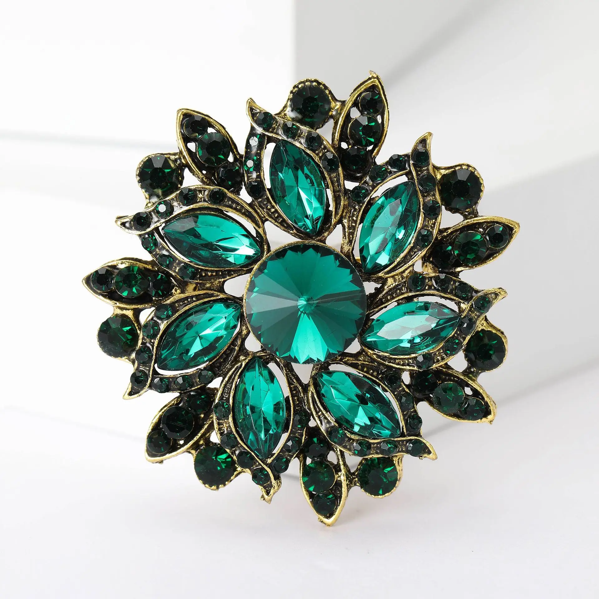 Anmutige Luxus-Kristall-Broschen mit runden Blüten für Damen, trendige Zirkon-Anstecknadeln, Schmuck für Party, Büro, Anzug, Dekoration, Festivalgeschenk – Detail 26