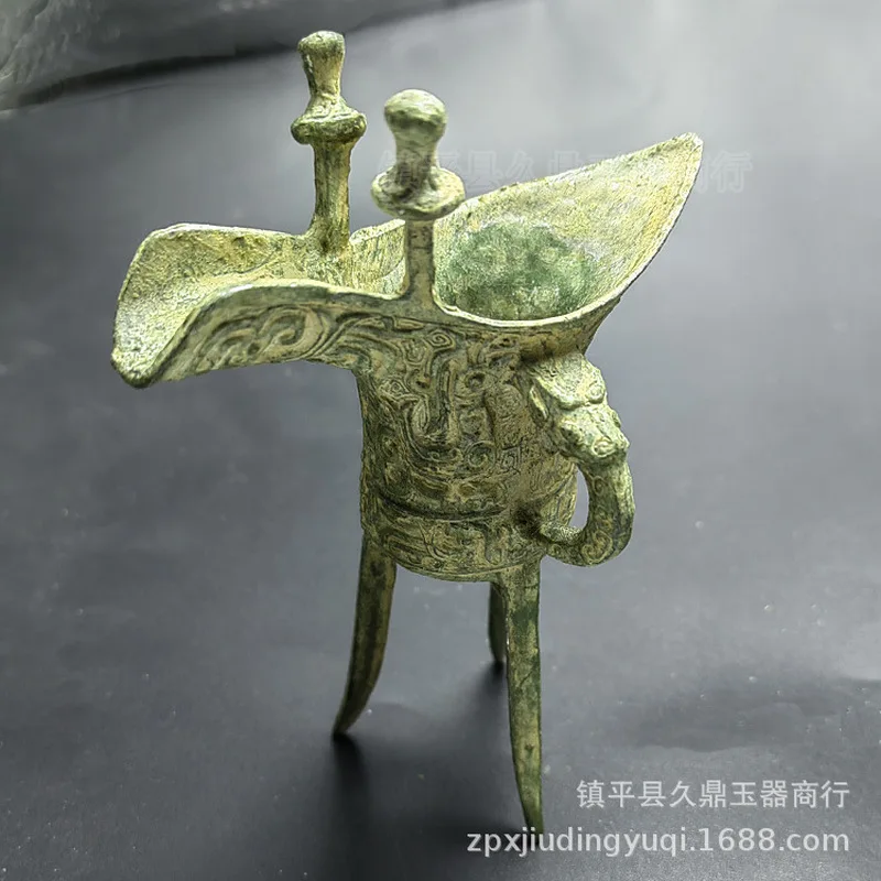 Antique-style glasses, utensils, bronze ornaments, three-legged cups, ancient wine jars, props for home and office dec