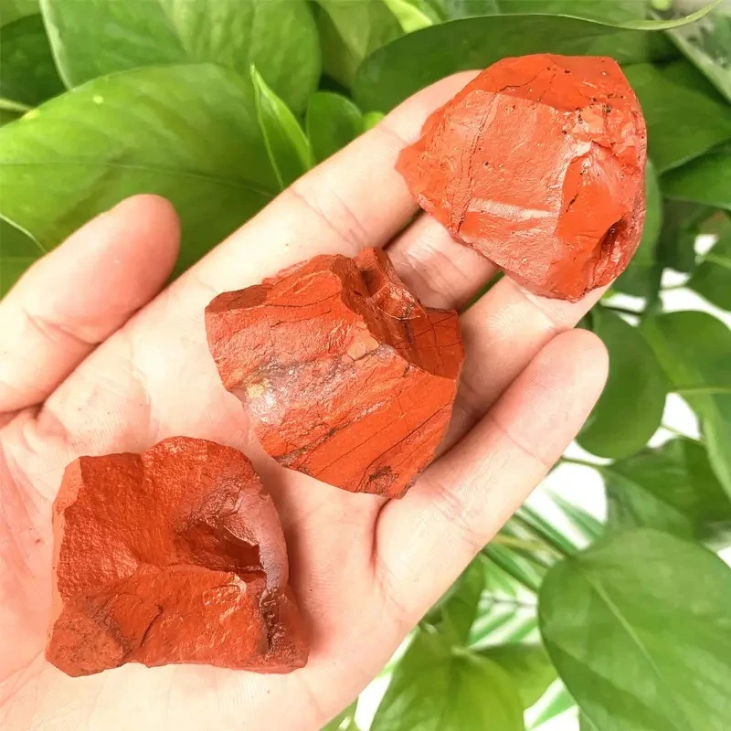 Natural Red Jasper Crystal Raw Stone And Gem Crystal, Healing Crystals, Reiki Crystal, Chakra Stones, Fishing Tank Fille