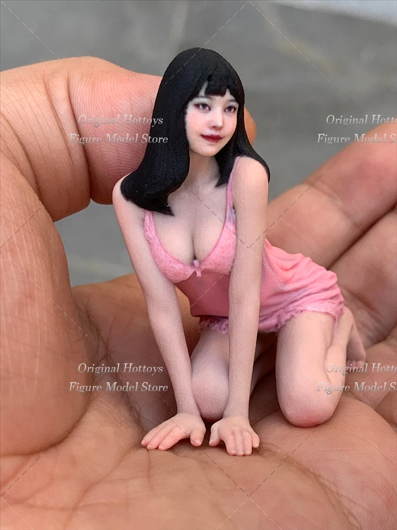 재고 있음 1/16 스케일 여성 군인 핑크 파자마 미니 데스크탑 조각상 풀 세트 약 5.6cm 액션 피규어 모델 선물