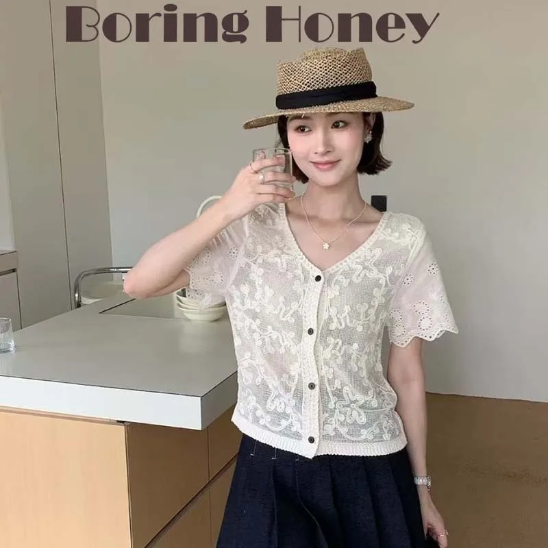 

Boring Honey Summer New Korean Embroidered Flower V-Neck Shirt Cardigan Design Sense Niche Short-Sleeved Shirt Women Outside