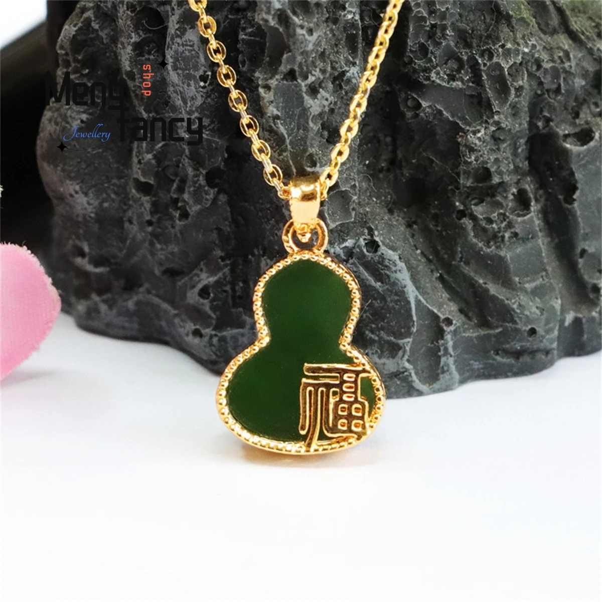 

Natural 18k Gold Inlaid Hetian Jasper Gourd Blessing Character Necklace Simple Elegant Personalized Charm Fashion Luxury Jewelry