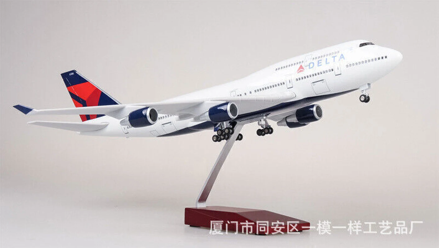 1/150 Scale 47cm Delta Airplane Commercial Passanger Plane LED Voice Light Airline Model Kids Toys For Collection