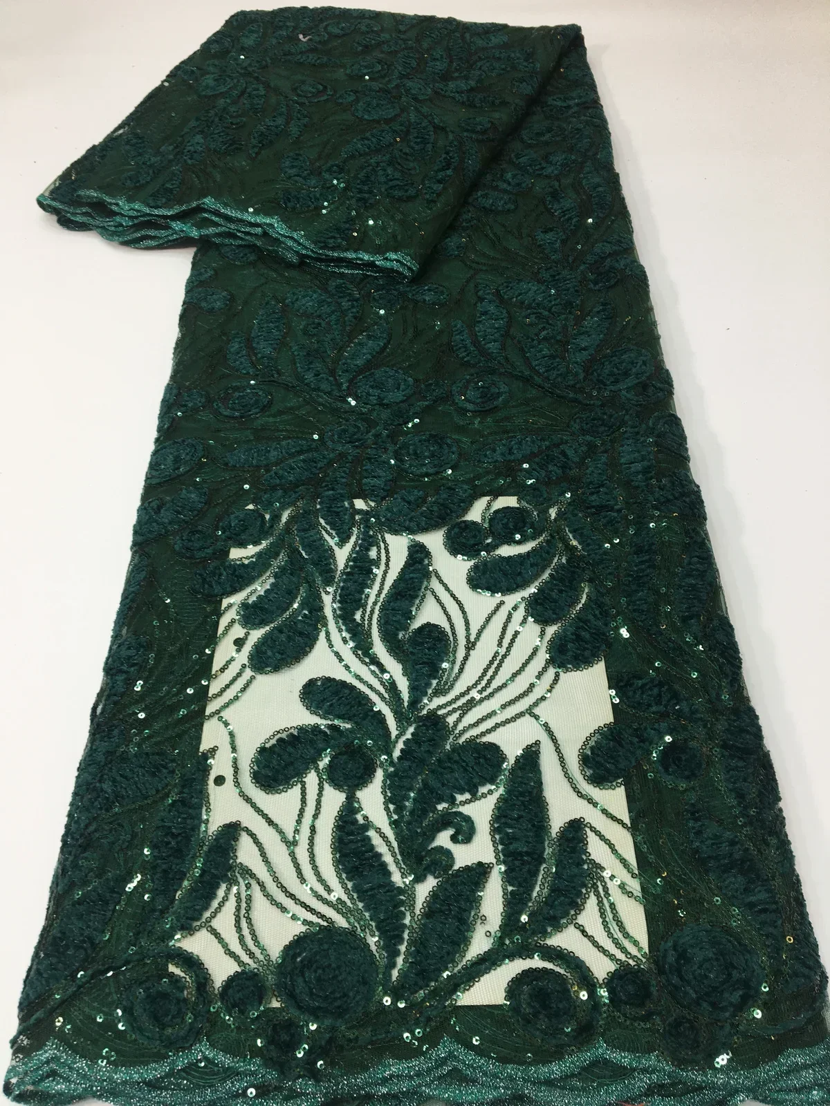 

High Quality Dark Green African Lace Fabric 2023 French Sequins Lace Fabric Nigerian Tulle Lace Fabric For Party Dress LYX2330