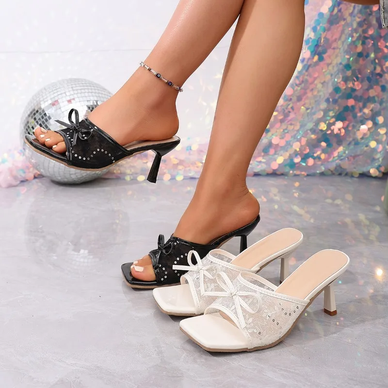 

Новые женские летние шлепанцы 2026 года больших размеров с квадратным носком, на тонком высоком каблуке, с кружевом, стразами и бантом, для улицы