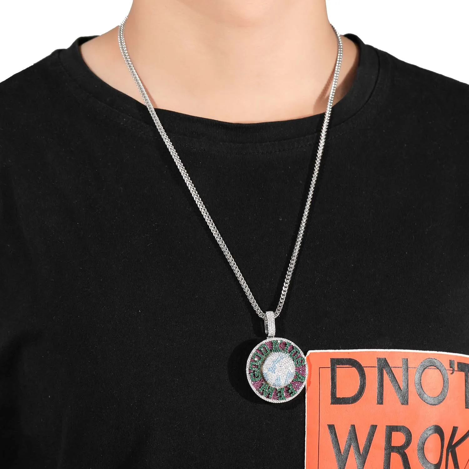 

Rotating Earth Pendant Necklace Clavicle Chain Accessories