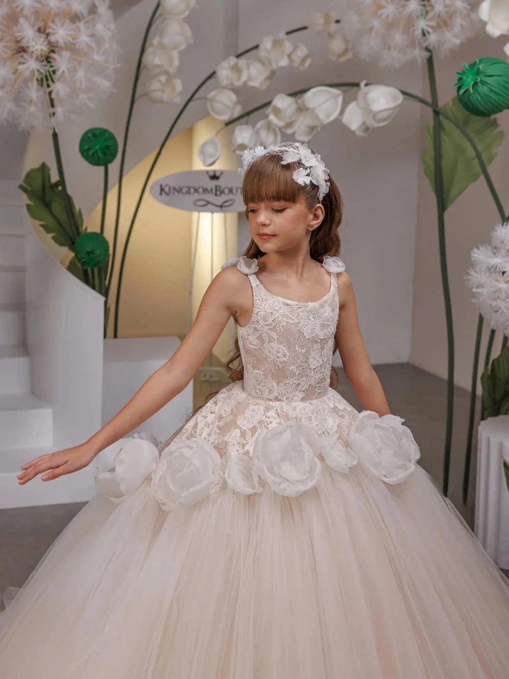 New Wedding Flower Girls Dresses Gorgeous Handmade 3D Flower Tulle Princess Gown Elegant Thin Straps Lace Party Gowns 2-14Y