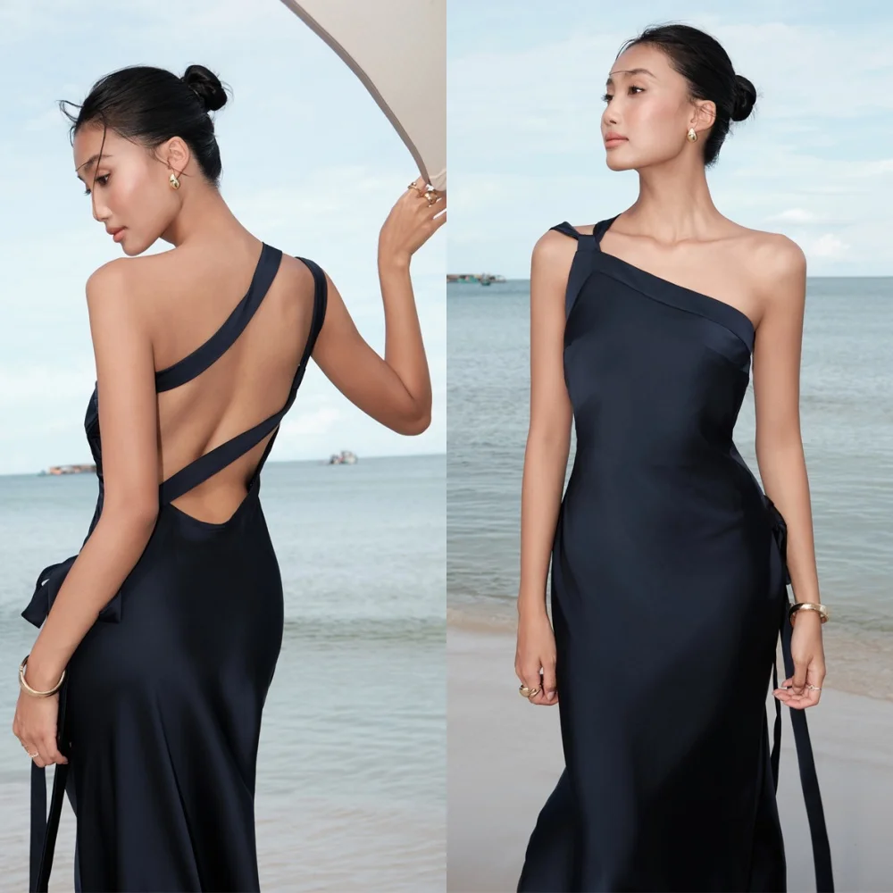 

Customized Modern Black Satin Evening Dresses Classic One Shoulder Homecoming Dresses Temperament Backless Open Back Prom Dress