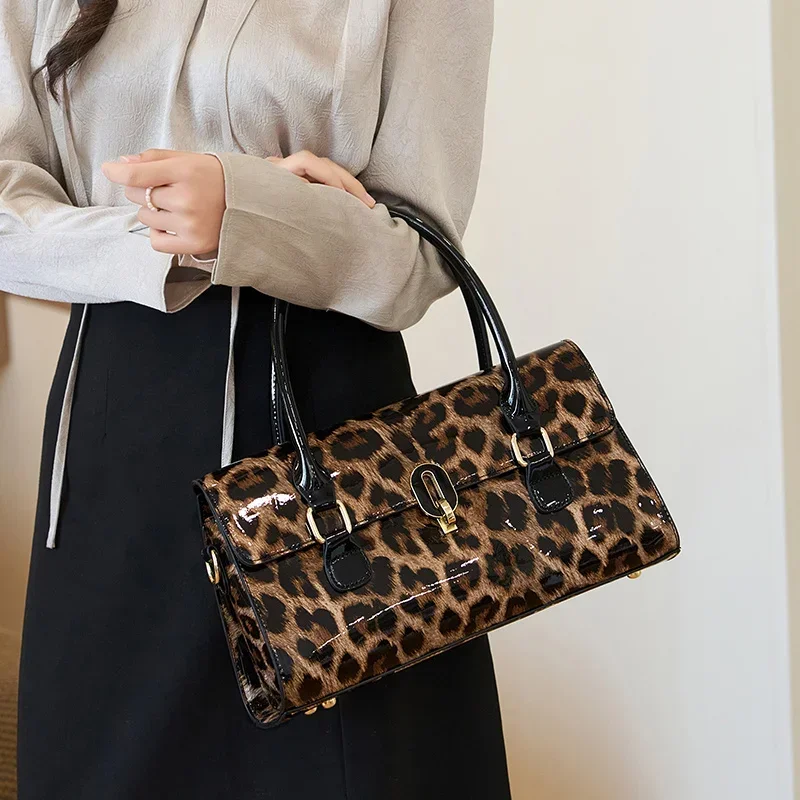 Single shoulder crossbody leopard print fashionable temperament versatile high-end feeling handbag for mom gift large capacity