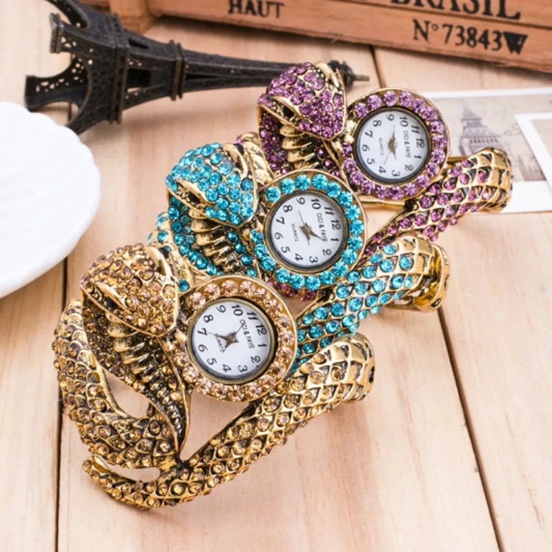 Luxury Snake Shape Women Watch Ladies Bracelet Retro Roman Scale Crystal Quartz Watches Female Dress Clock Relogio Feminino Gift