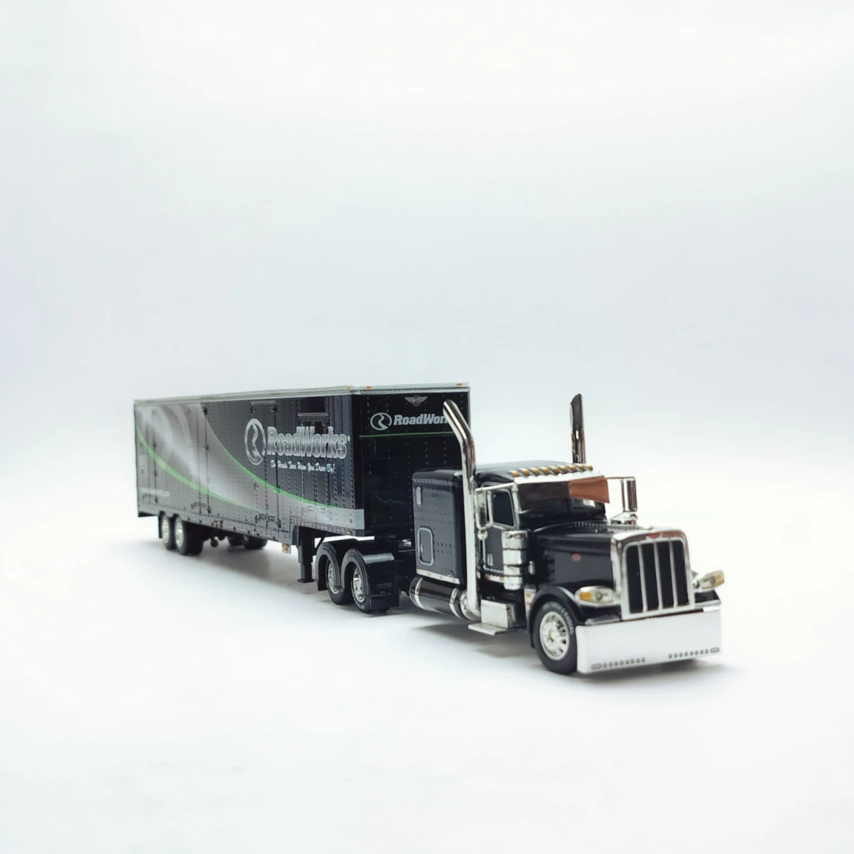 DCP 1/64 Peter 389 Container Truck Die Casting Alloy Car Model - Collection and Ornament