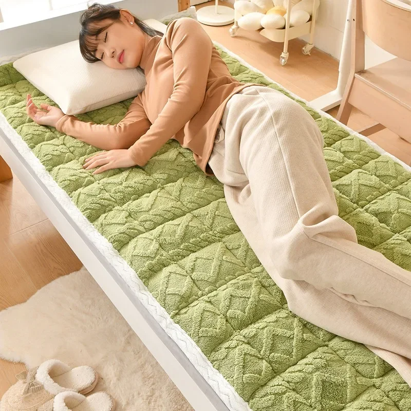 

Winter Imitation Lamb Fleece Warm Mattress Toppers Dormitory Single Flat Sheet Queen Thin Bed Pad Soft Thin Tatami Floor Mat