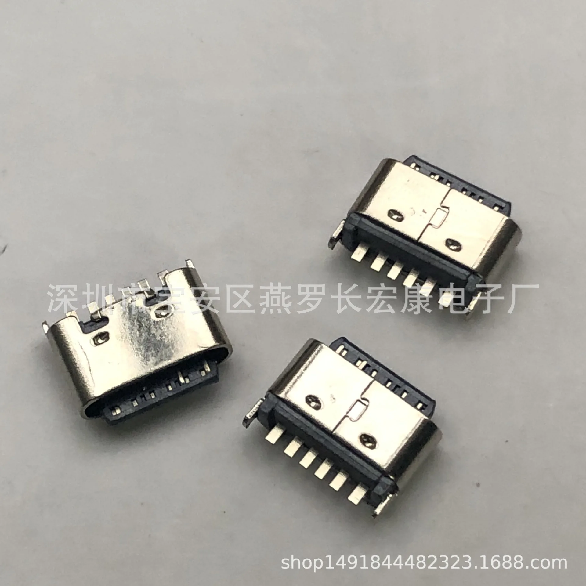 For TYPE-C USB 24Pin Female, Short Body, Splint Type, No Grounding, Black Rubber Core, Curved Pin Connector