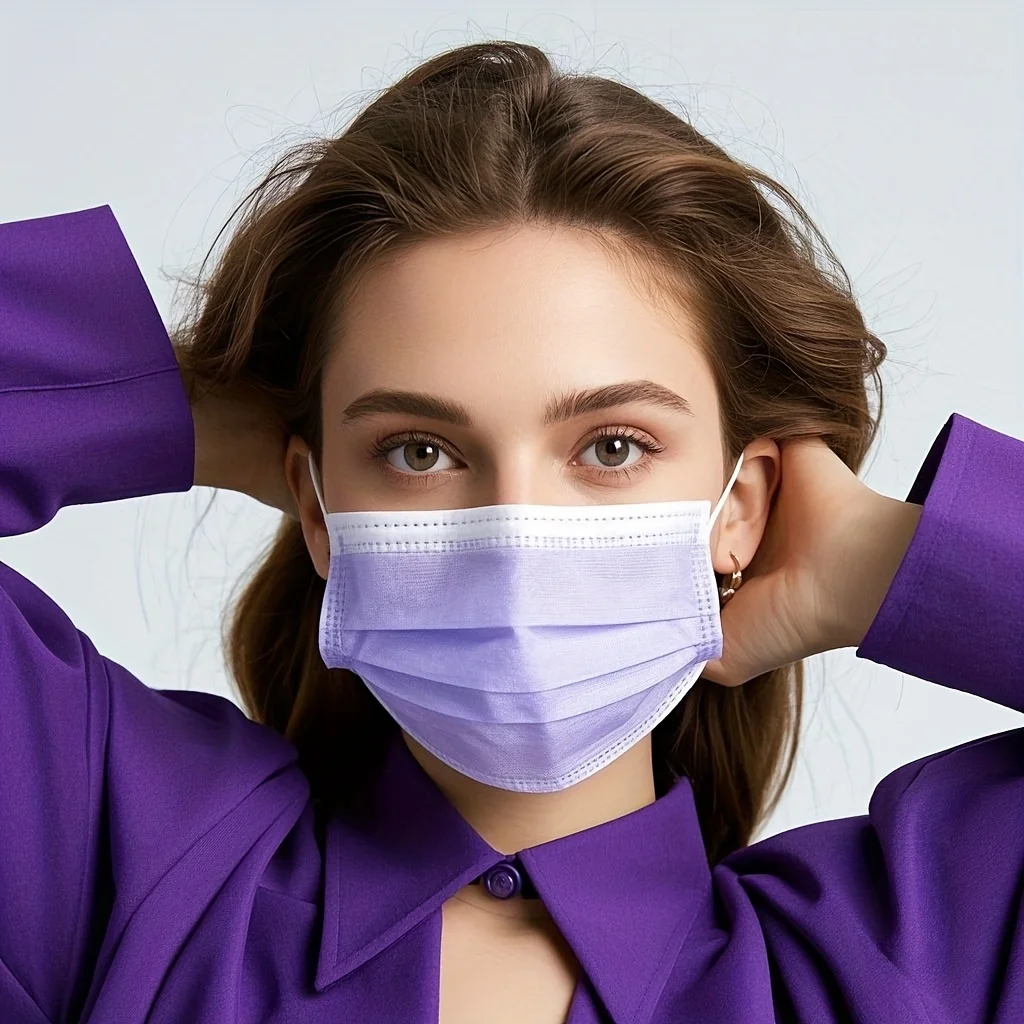 Nilai Luar Biasa! Masker Sekali Pakai Ungu - 3 Lapisan yang Bernapas dan Nyaman, Tali Telinga yang Dapat Disesuaikan dan Bantalan Hidung yang Pas - 200/100/50/10 Buah, Murah untuk Penggunaan di Rumah, Dapat Dibeli dalam Jumlah Besar, Sempurna untuk Aktivitas Luar Ruangan, Rumah, Perjalanan, Kantor, Sekolah, Uniseks
